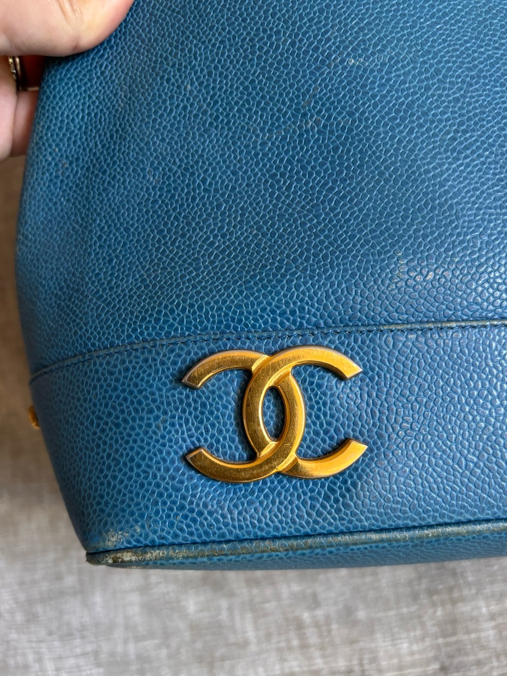 Authentic CHANEL vintage blue calf skin sling bucket bag 24k gold - Picture 3 of 14